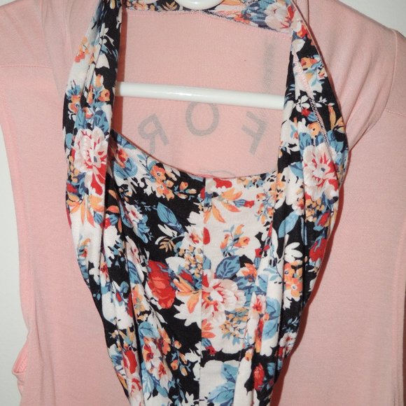 Honeydrop Floral Cover-Up - Picture 4 of 5